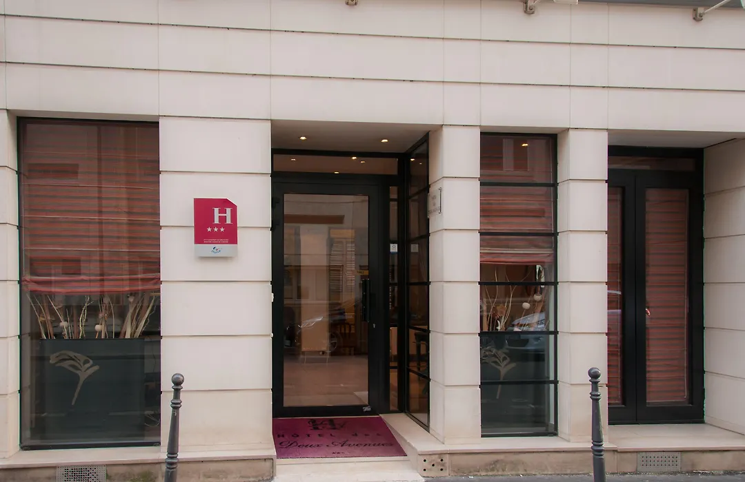 Hôtel des Deux Avenues-1